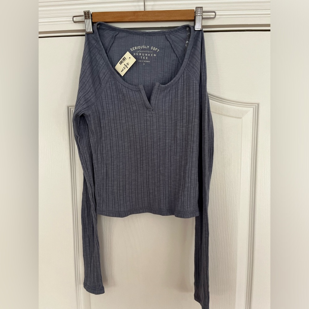 Aeropostale seriously soft shrunken long sleeve V neck tee